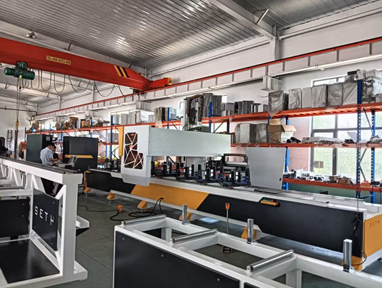 Vmc850 Multifunctional 4 Axis Lizhun CNC Vertical Milling Machine Center 12000rpm Fanuc/Mitsubishi/Siemens